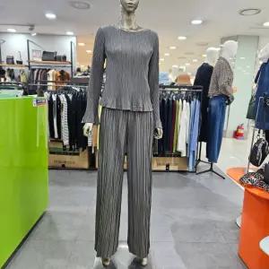 시슬리/애플아울렛/직수입 와이드 레그 플리츠 팬츠 4F-4IWWLF05P