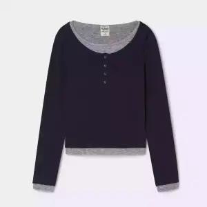 후아유 후아유 Layered Henry Neck Long Sleeve T-Shirt WHLAF4V91F