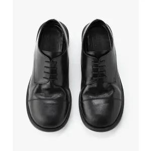 수아레 SUARE 수아레X로맨틱무브슬랩스틱 더비슈즈 블랙 1079164