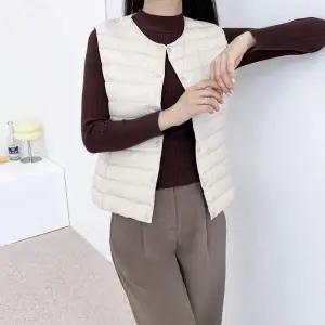 초경량패딩조끼-투웨이넥라인 XP33EY14 여성 KRP WF3001