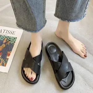 세련되면서 IC125126 러블리한 느낌을 주는 여성용 꼬임 슬리퍼