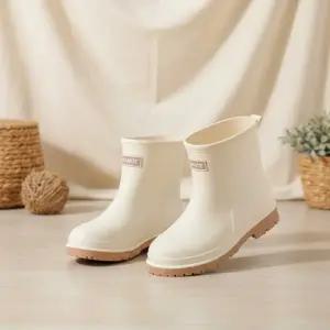 [옷자락]여성 탈착식 퍼내피 미끄럼 방지 미들 레인 부츠