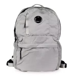 디몬트 CP컴퍼니 남성 렌즈 와펜 나일론 백팩(도브그레이) 20CMAC737A 005269G 904