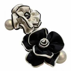 BS 클래식 샤느와르 까멜리아 왕진주 포인트 헤어 자동핀