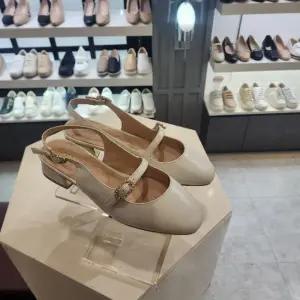 [엘칸토]엘칸토 HC10 여메리제인슬링백아이보리 LCWO79U41339 (46340377)