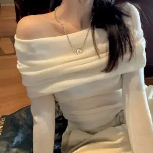 여자 여리핏 오프숄더 니트 데일리 티셔츠