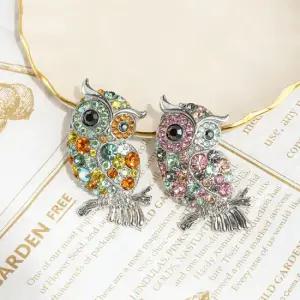 시후주얼리 스왈 크리스탈 화려한 부엉이 브로치 CY138C 컬러브로치 스와크리스탈브로치