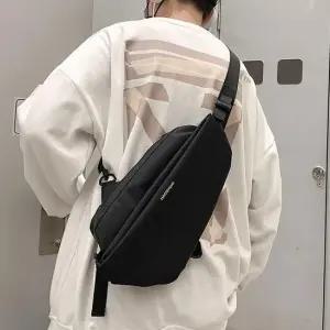 메신저백 크로스가방 남녀공용 소지품보관 보조가방 옆으로매는가방 직장인크로스백