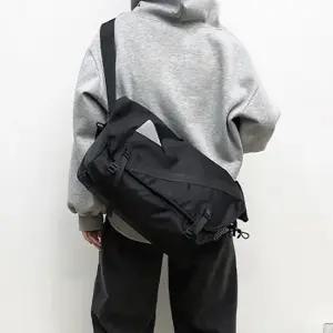 남녀공용 캐주얼 트라이앵글 크로스백 숄더백 빅백 스트릿패션 캐주얼숄더백 캐주얼가방