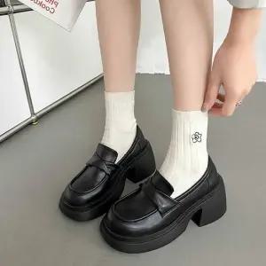 둥근코 여성 통굽 페니로퍼 대학생 편한 키높이 구두 여성페니로퍼 통굽로퍼