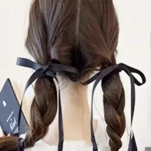 블랙 롱리본 로맨틱 헤어끈 1p 양갈래롱리본머리끈 롱리본헤어밴드 리본헤어밴드