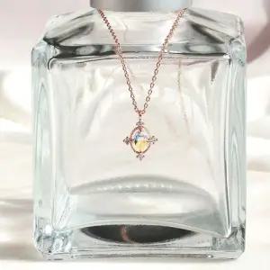 오로라 공주 홀로그램 십자가 목걸이 AB큐빅 십자가