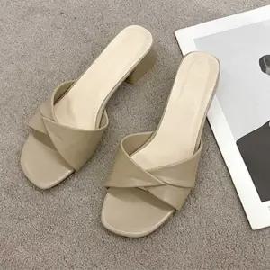 여자 여름 직장인 출근 룩 슬리퍼 형 뮬 구두 코디 슬리퍼형구두 사무실뮬코디