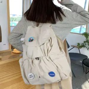 개성있는 뱃지 포인트 캐주얼 스트링 플랩 백팩 캐주얼백팩 남자중저가가방