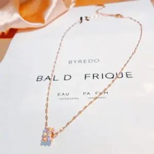 여자 데일리 로즈골드목걸이 여자정장목걸이 큐빅체인목걸이 큐빅링포인트목걸이