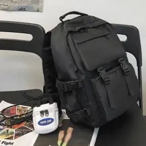 멀티 포켓 스트랩 백팩 수납 분리형 설계 6SS