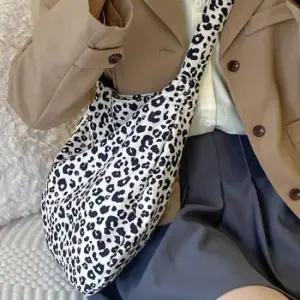 호피 패턴 패브릭 소재 스트랩 숄더 가방 6SS