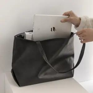 아트박스/라이니 노트북 수납 빅 숄더백 ba-60281c