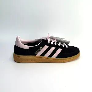 (W) 아디다스 스페지알 핸드볼 코어 블랙 클리어 핑크 IE5897