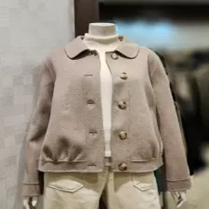 [벨라디터치] V9E4JK24 울 100% 숏재킷