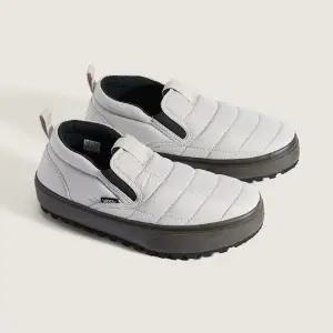 [반스](하남점)MTE 스노우 롯지 슬리퍼 미드 / VN000D2A2LH