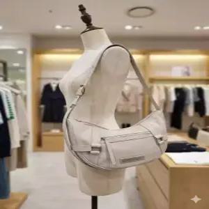 마뗑킴 matinkim FABRIC ARC HOBO BAG IN LIGHT GREY