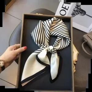 실크 코코비치 쁘띠 스카프 여성 머플러 사각 머리띠 가을