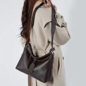 아테네 소가죽 숄더백_PB3GB012