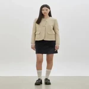 [CC콜렉트] 라운드넥 버클 장식 자켓 C261MSF104