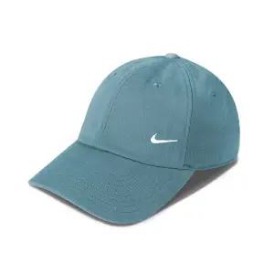 [나이키]나이키 클럽 언스트럭처 스몰 스우시 볼캡 야구 모자 스모키 블루 FZ5698-006