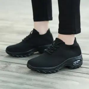 여자 삭스핏 니트 경량 에어쿠션 스니커즈