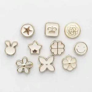 P1 포인트 매너 옷핀 브로치 화이트 믹스 10종 세트