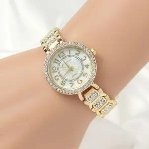 아워타임 여성 손목시계 골드메탈시계 여성시계 여자시계 여성용시계 패션시계 메탈시계