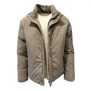 [롯데백화점]리얼지오지아 [지오지아][3컬러][23 F.W] 데일리 소로나 중경량 숏패딩 ADD4JP1902