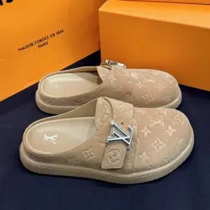 남성25SS최신상 샌들 이지 뮬 베이지 LV 은장