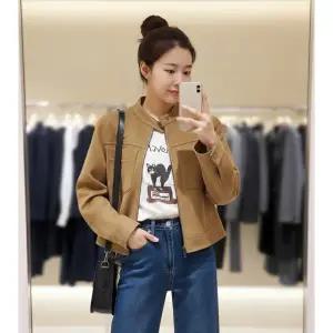 [롯데백화점]SOUP 싱글 크롭 스웨이드자켓 SC2LE30