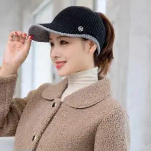 여자 겨울 골프 룩 코디 니트 썬 캡 선 바이저 모자