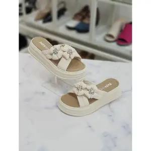 [하프클럽/한슈]한슈 세이브존07 플라워 큐빅 통굽 슬리퍼 HS06829vg