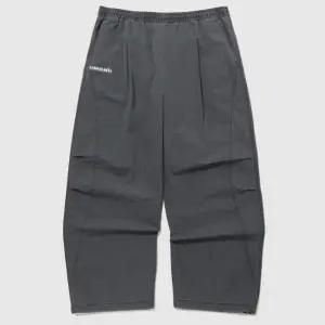 엄브로 HBL 엄그레이 워싱 파라슈트 와이드 조거 2WAY 팬츠 B1 UR123CPT21 DCH0 OBL0