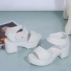 여성 2컬러 발목 찍찍이 통굽 키높이 여름 스트랩샌들 여성샌들 여름샌들 여자샌들