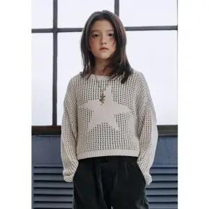 [갤러리아] (블루테일)주니어 라이트그레이 별 자카드 메쉬크롭 니트(AAA4SW02LG)