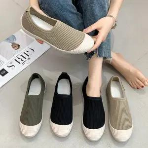 [하프클럽/베리슈]베리슈 여성 발편한고 쫀쫀한 패브릭 니트 삭스 슬립온 스니커즈 봄 가을