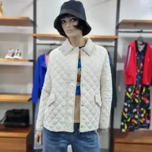 베네통/애플아울렛/백 니트 다이아 퀼팅 덕다운 패딩/BAPDF5361