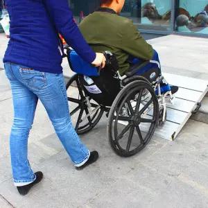 접이식 휠체어 경사판 휴대용 계단 경사로 진입판 75x152cm