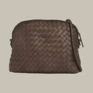 [드래곤디퓨전] 청키 펠리니 포셰트 크로스백 다크 브라운 146774552