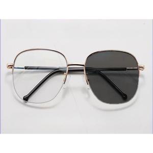 블루라이트 스마트줌안경 원거리 돋보기 100도 블랙프레임안티블루 변색 원근양용 다초점안경