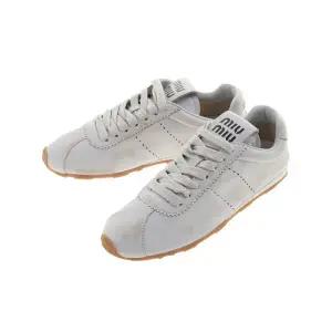 [미우미우] FW25 여성 플룸 블리치 스니커즈 5E114E 3H02 F0009