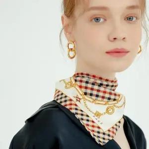 [닥스](강남점)DCSC6E141I2 [닥스 스카프] 베이지 체크 패턴 스퀘어 실크스카프