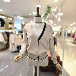 [대구백화점][멜로디가든]클릭배색니트티(M26S2K138)