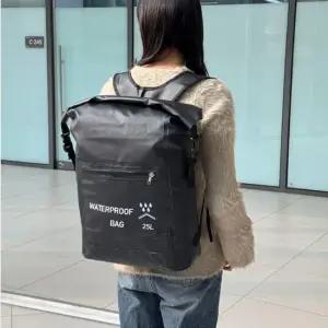 드라이백 방수 백팩 25L 여행 운동 등산 가방 블랙 드라이백 방수 운동 소지품